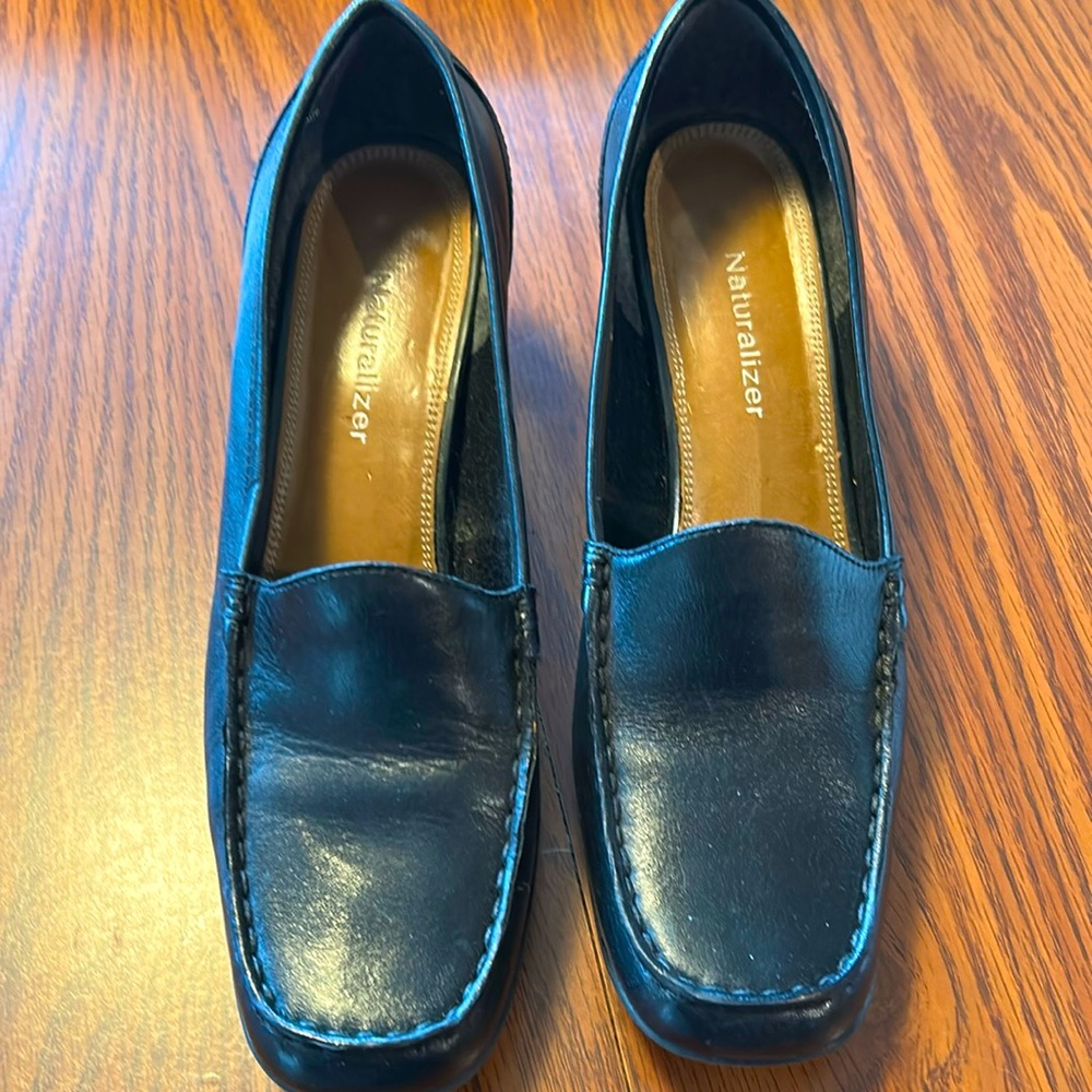 Naturalizer leather shoes
